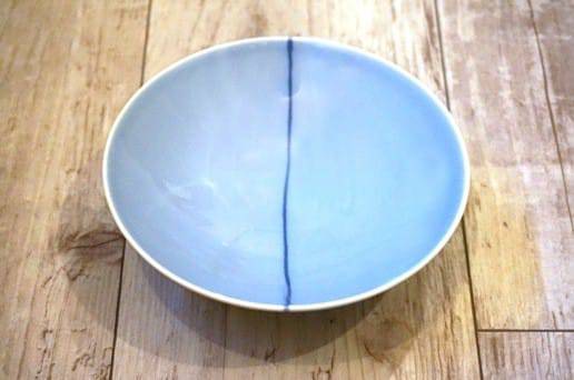 白山陶器の平茶碗　水色線